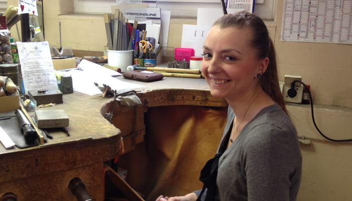 01goldschmiedin_svenja_hessler